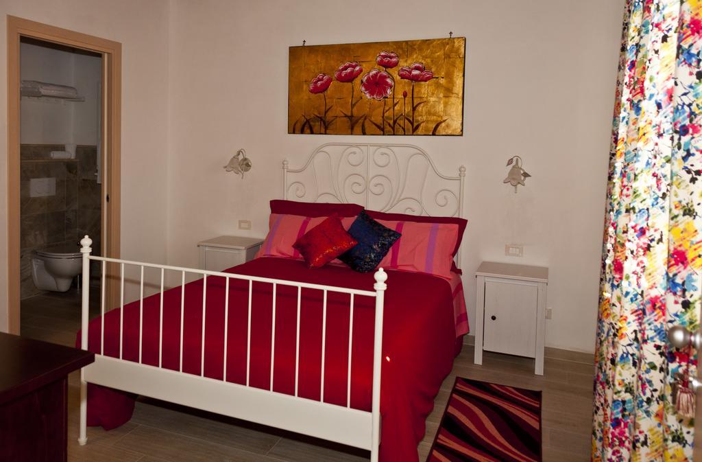 Hotel Tana Dell'Orso Ponsacco Habitación foto